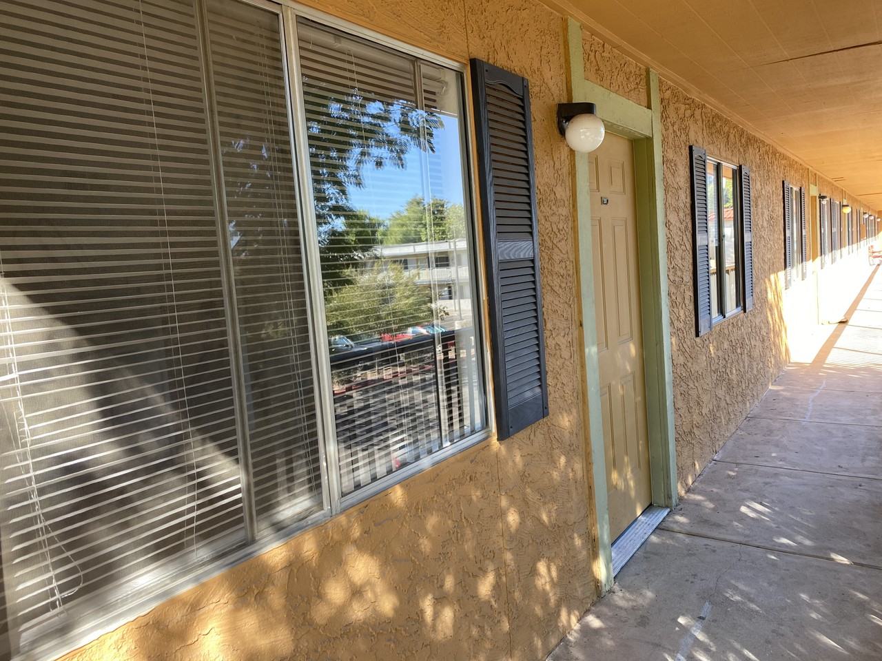 701 S Roosevelt St - Photo 2 of 13