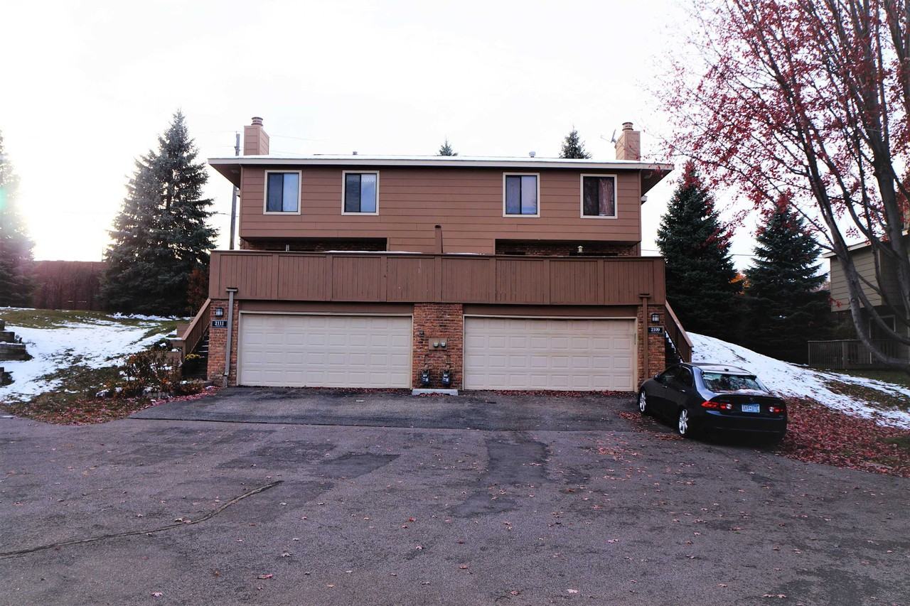 2109 Tamarin Trl - Photo 2 of 10