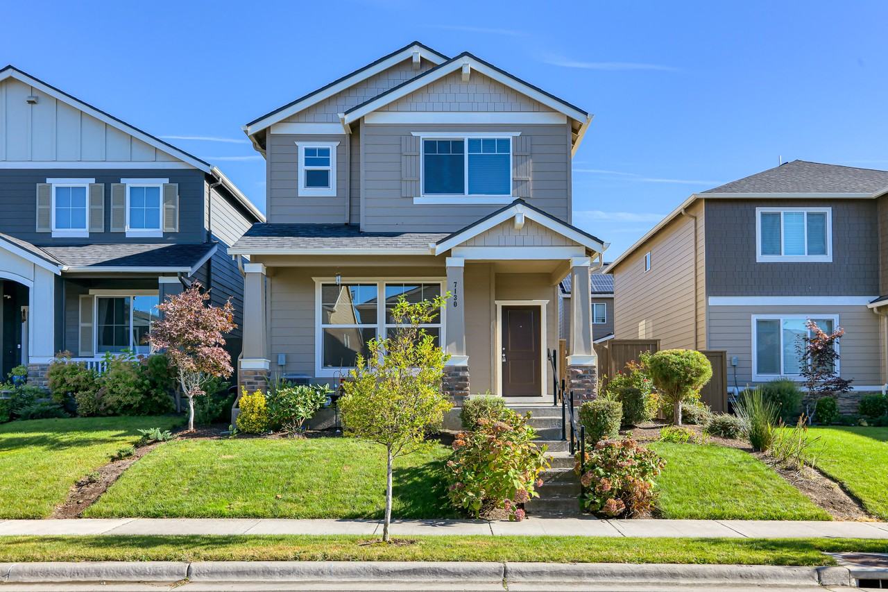 7130 Nw 167th Ave - Photo 2 of 27