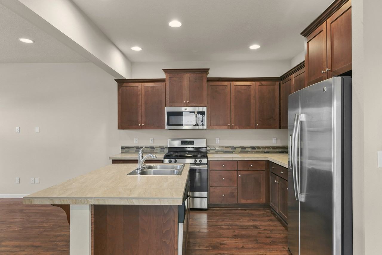 7130 Nw 167th Ave - Photo 3 of 27