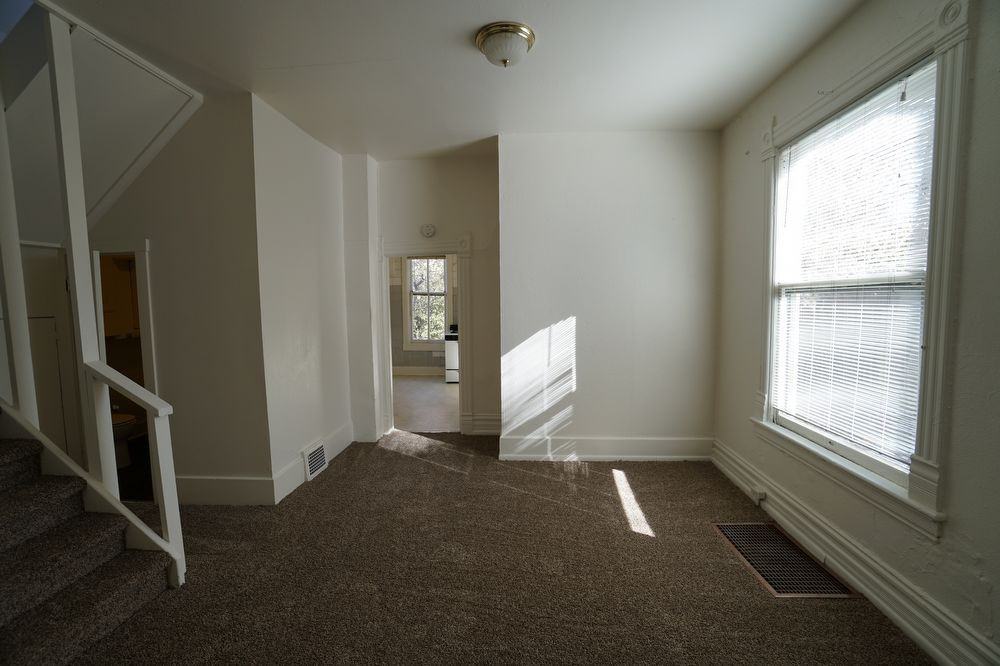 350 Fox St - Photo 3 of 15