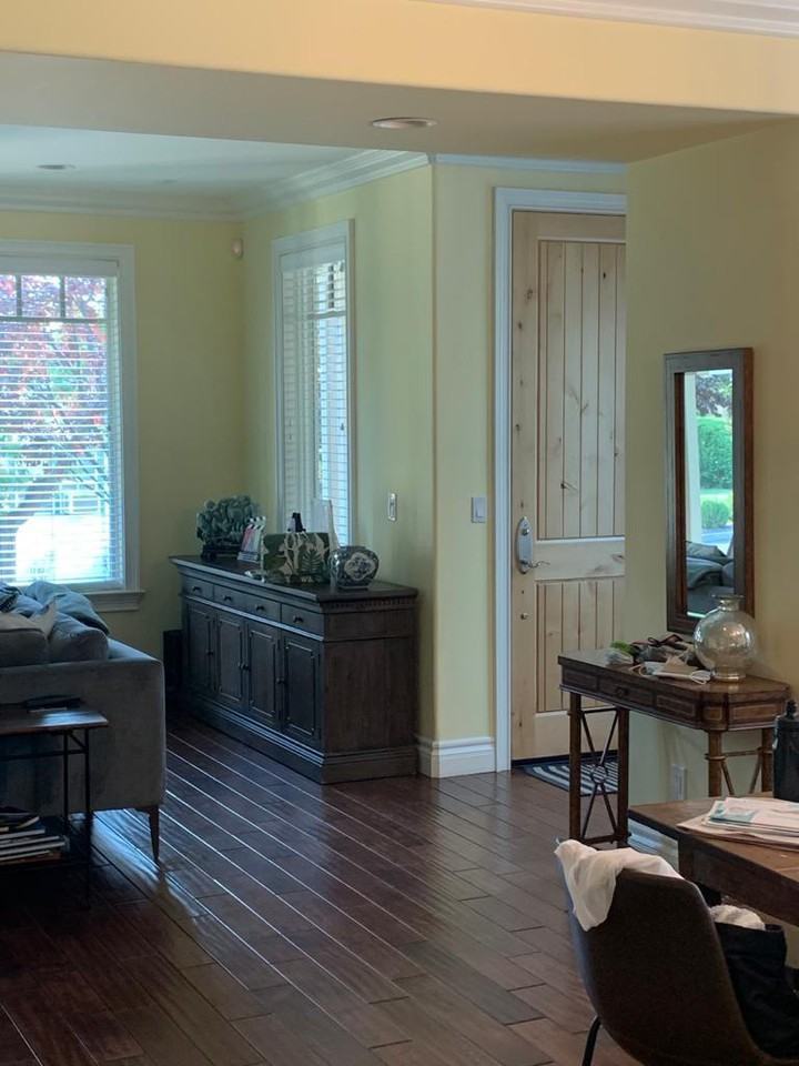 1513 Brooks St - Photo 3 of 12