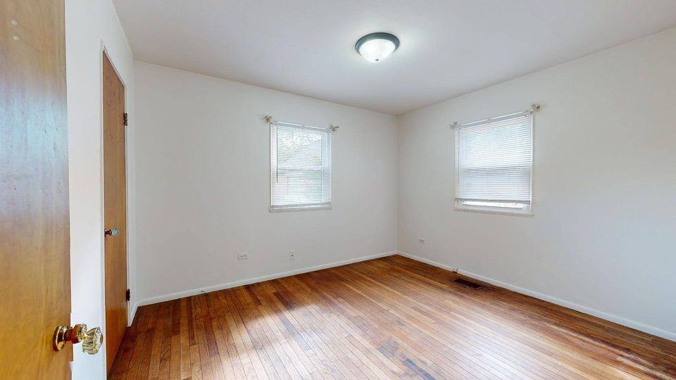 1218 East Lenox Avenue - Photo 2 of 6