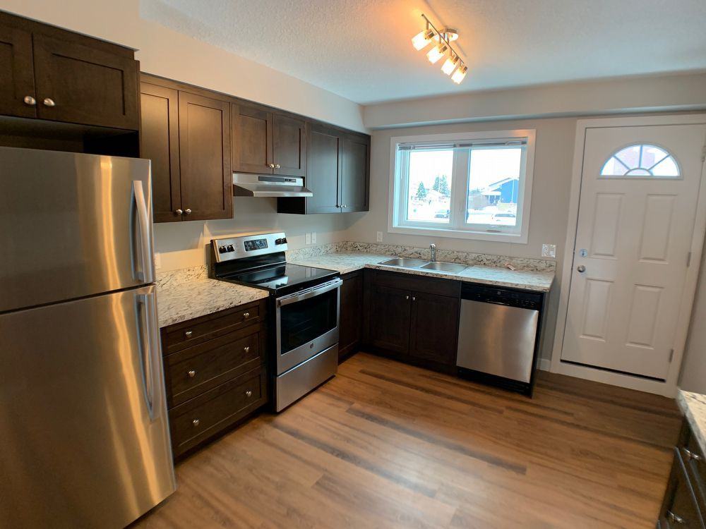 130 Applewood Dr - Photo 3 of 21