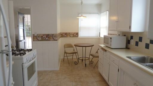 8920 Darby Ave - Photo 2 of 9