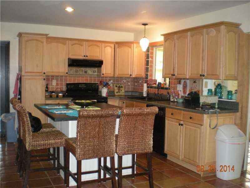 4037 SW 5th St - Photo 2 of 7