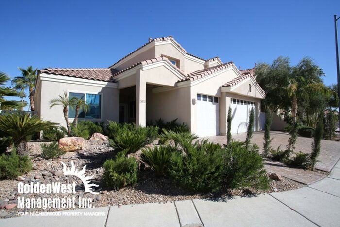 2832 Lakecrest Dr - Photo 2 of 23