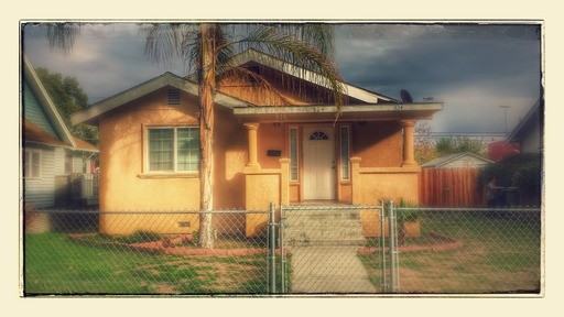 324 Locust St - Photo 2 of 2