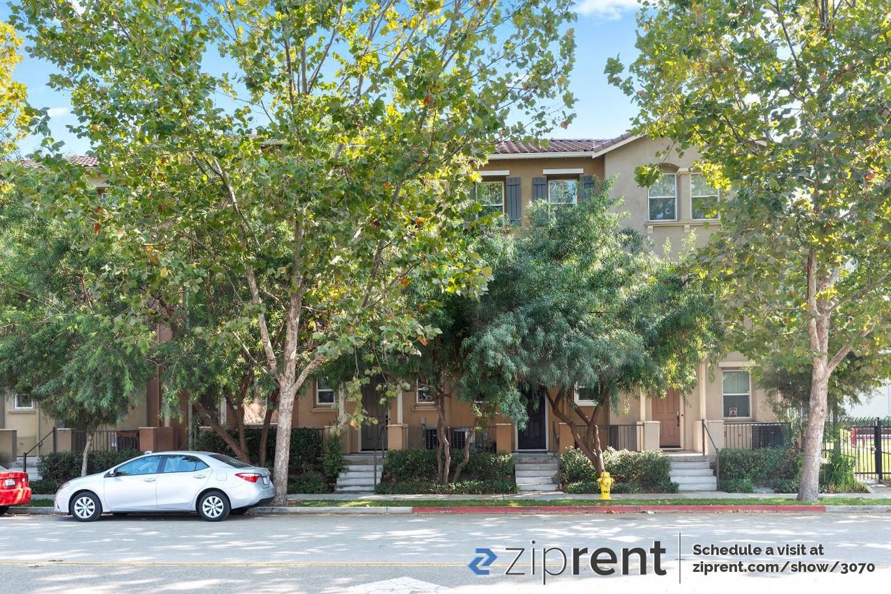 2456 Autumnvale Ave - Photo 2 of 18