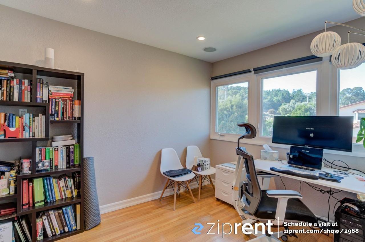 845 Banbury Ln - Photo 2 of 20