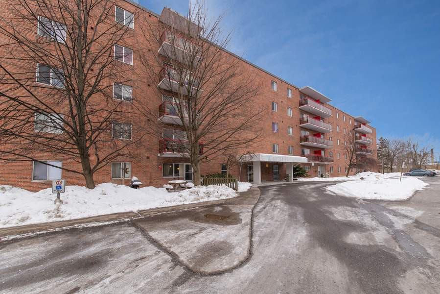 888 & 900 Glen St. - Photo 2 of 3