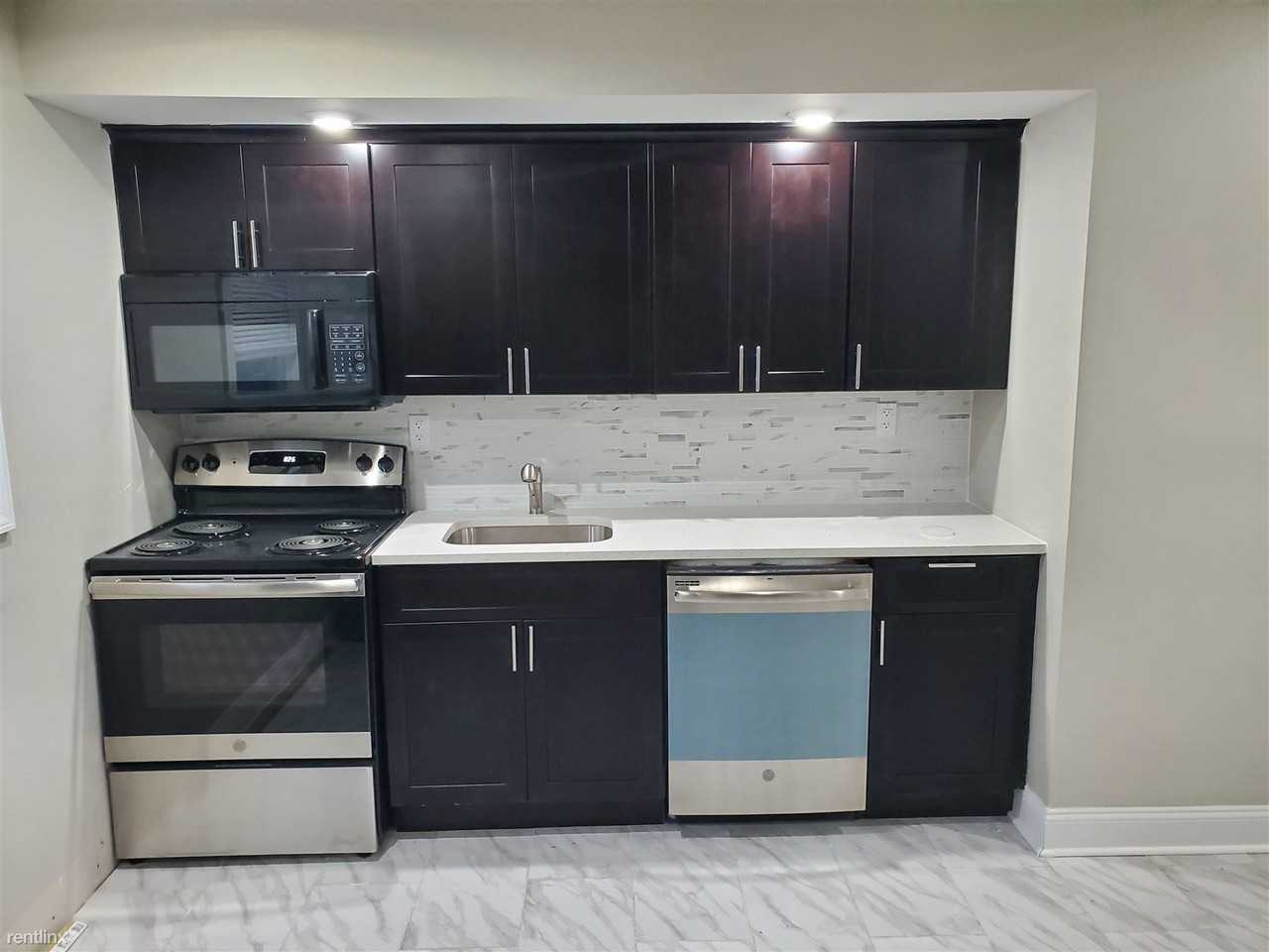 398 Danforth Ave - Photo 2 of 10