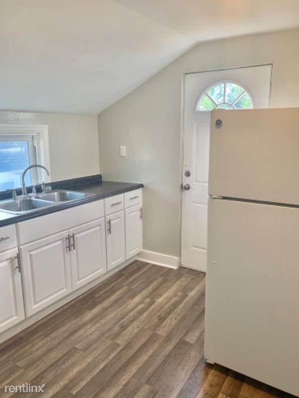 1822 1822 W 57th St Up - Photo 2 of 14