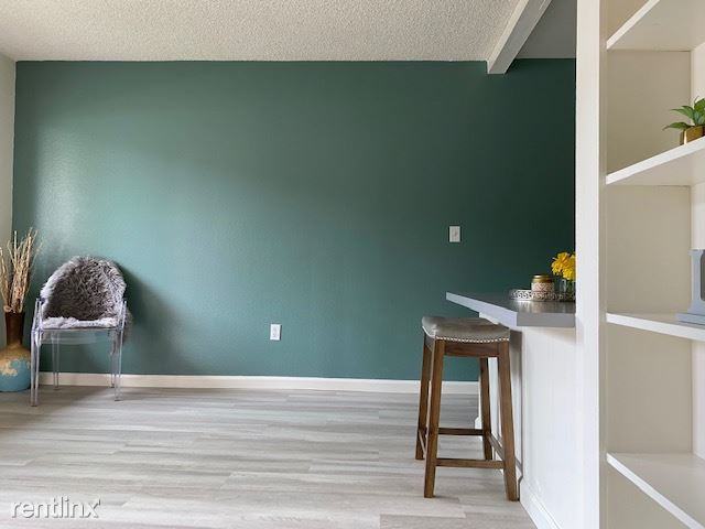 3277 50th St - Photo 3 of 19