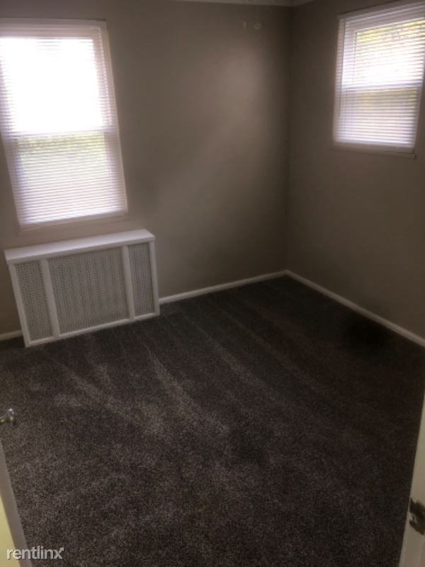 11 Chalmers Ct - Photo 3 of 4