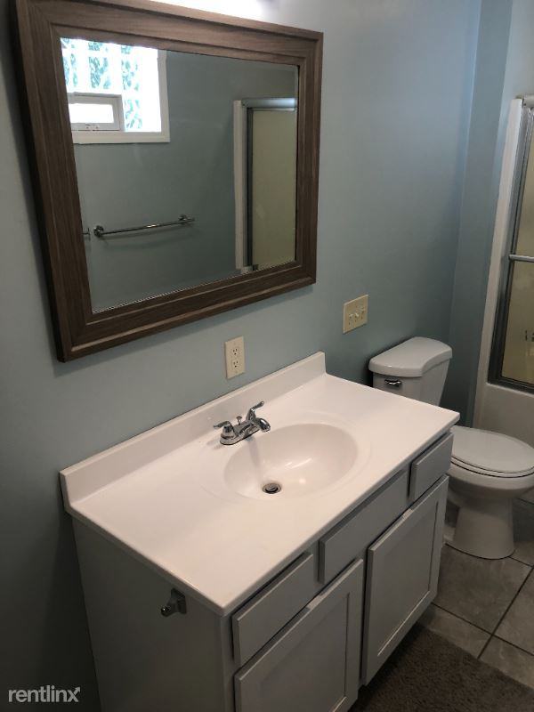 3006 Center Ave - Photo 3 of 18