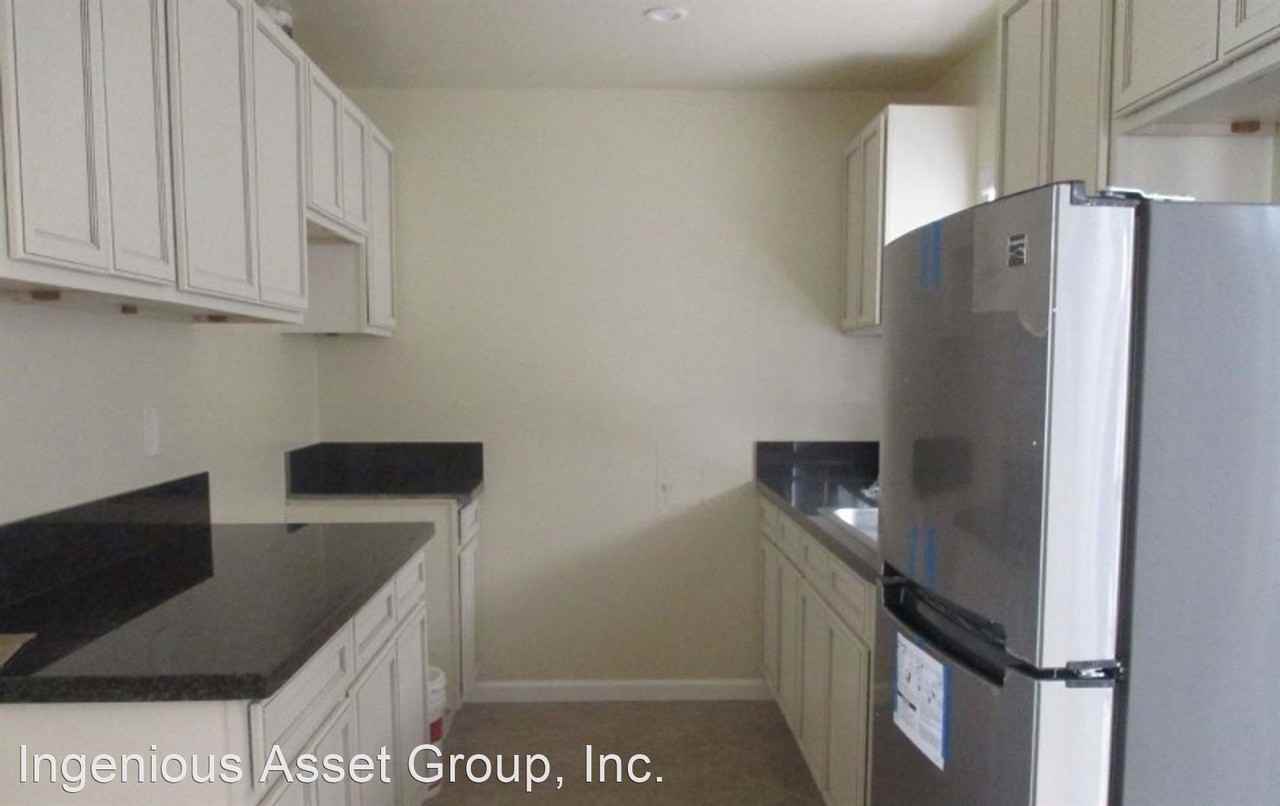 10841 Hortense St. - Photo 3 of 9