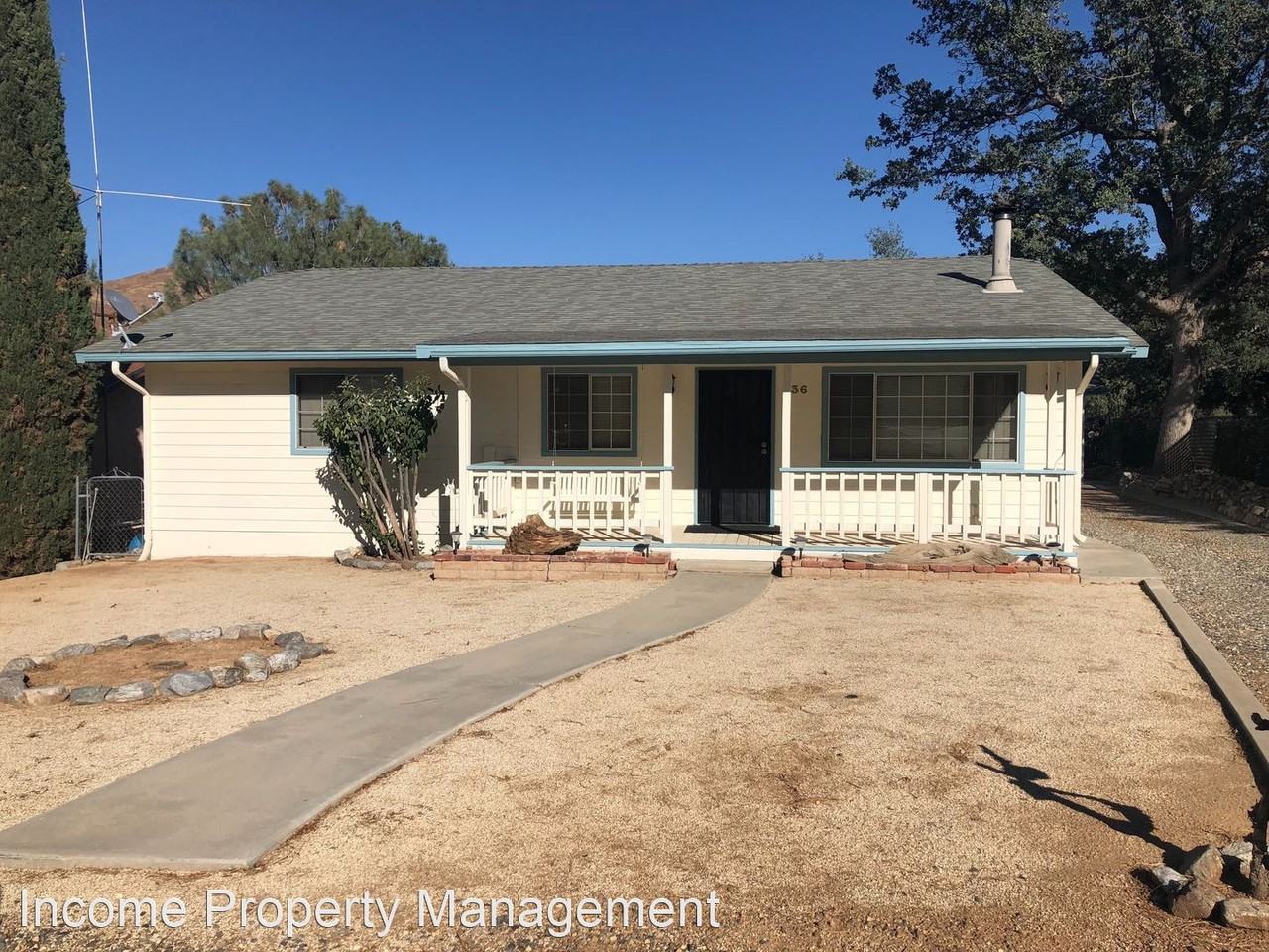 136 N Salaine Dr - Photo 3 of 45