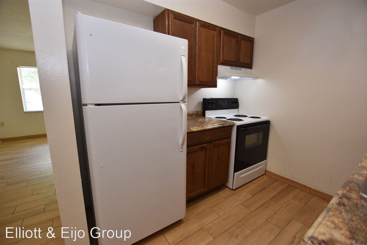 613 Robin Road - Photo 3 of 14