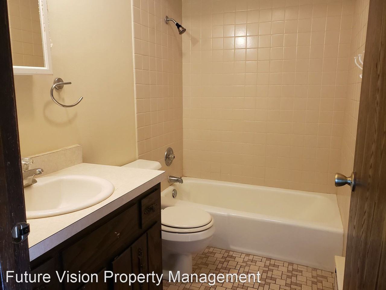 235 Woodrow St - Photo 3 of 10