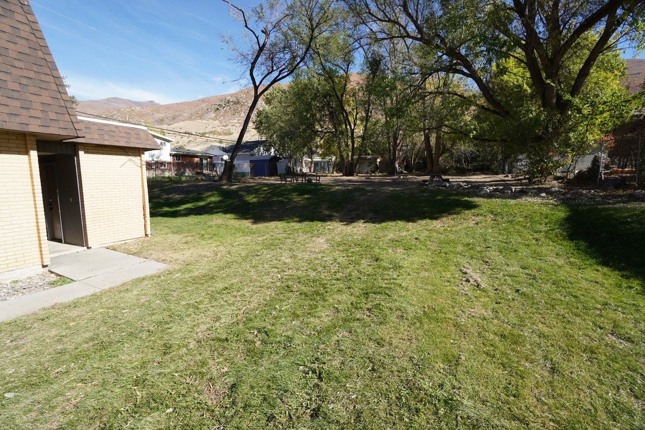 175 S Main St - Photo 2 of 6