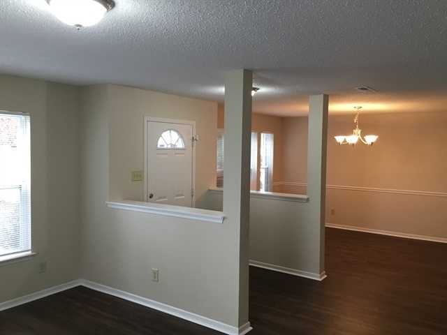 10421 Parmer Cir - Photo 2 of 20