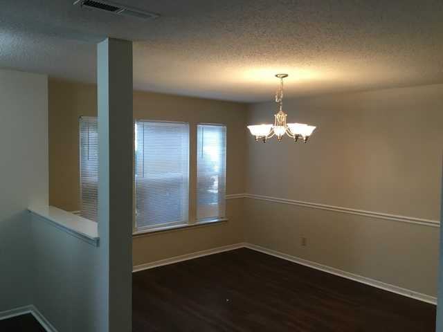 10421 Parmer Cir - Photo 3 of 20