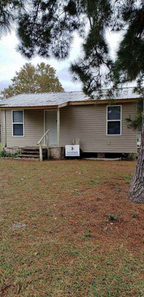 1408 Lincoln Ave - Photo 2 of 2