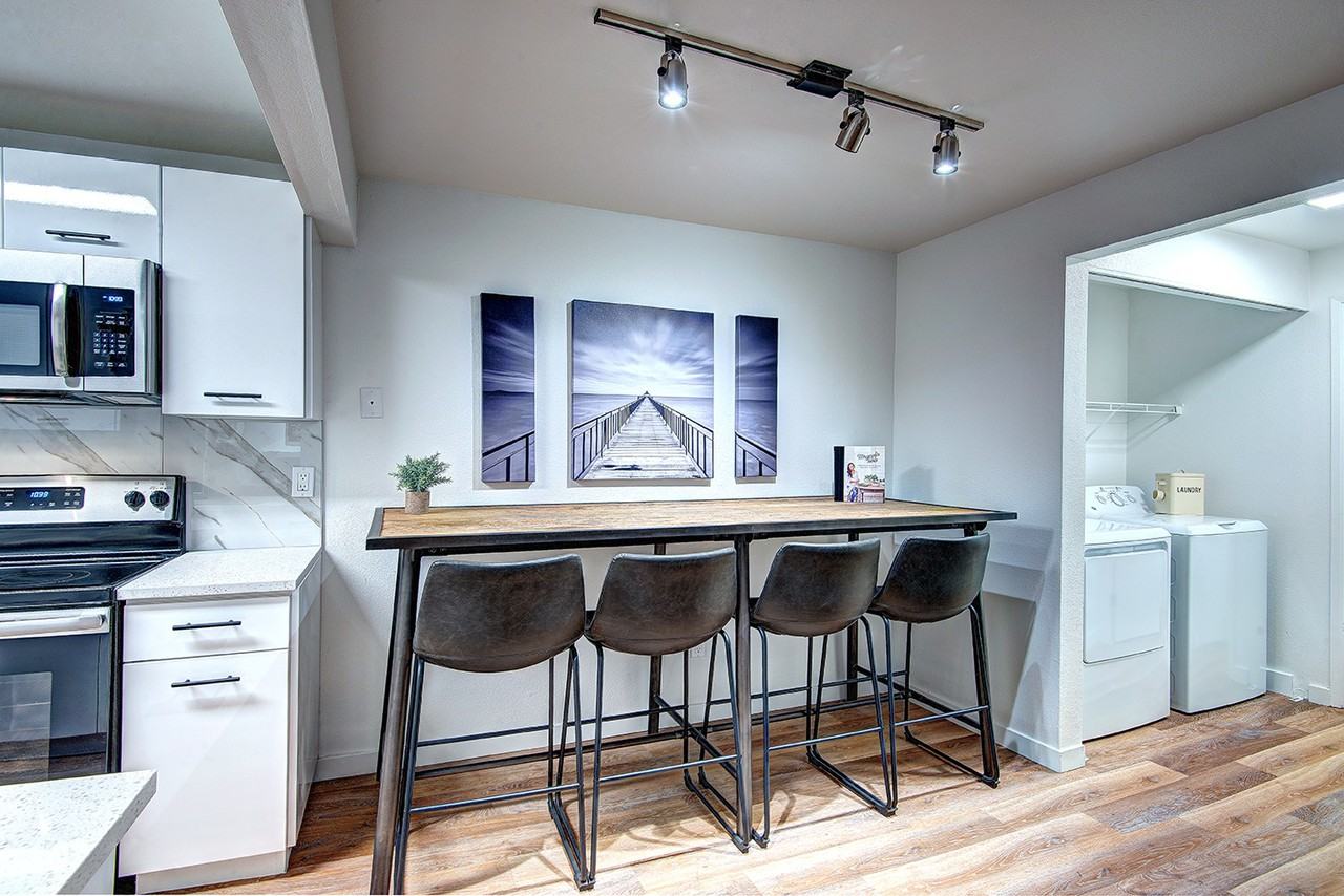 Woodlake Apartments - Photo 6 of 45