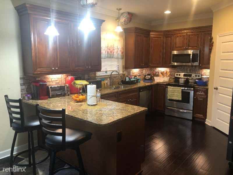 3206 Herbert St - Photo 2 of 24