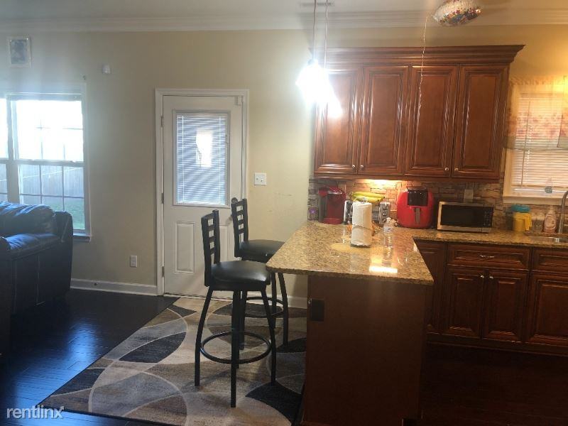 3206 Herbert St - Photo 3 of 24
