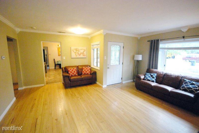 1710 Truman St Ne - Photo 3 of 8