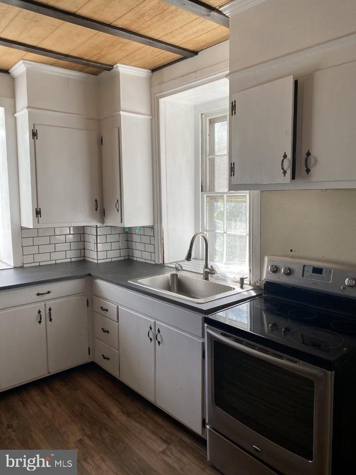 324 Sportsman Rd - Photo 2 of 6