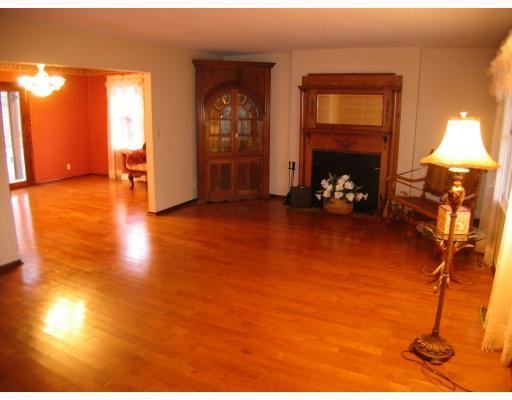 999 Old Point Rd - Photo 2 of 8