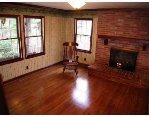 999 Old Point Rd - Photo 3 of 8