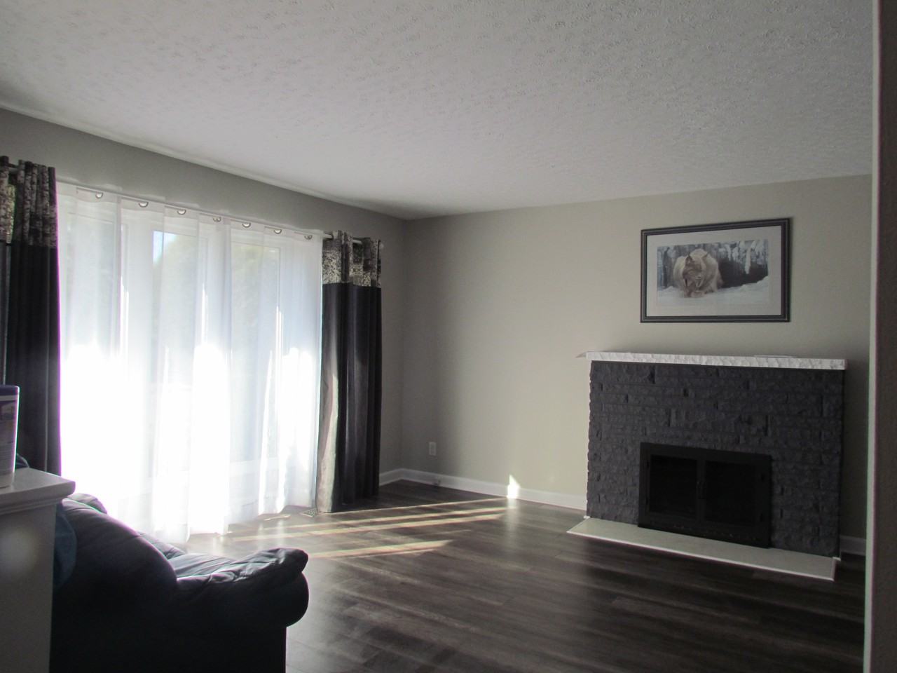 1251 Rideout Crescent - Photo 2 of 10