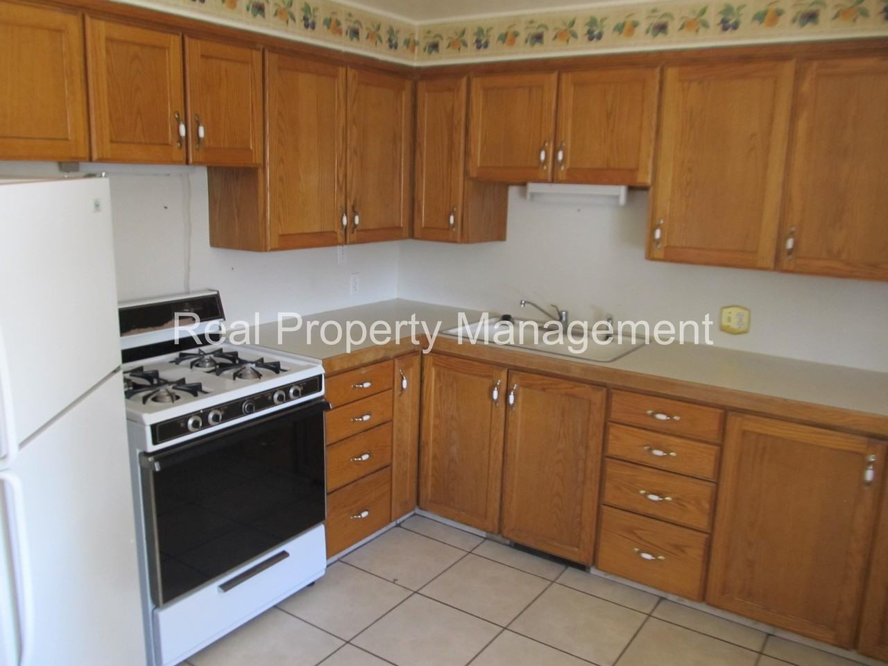 179 N 300 W - Photo 3 of 8