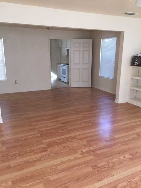 618 W Royall Blvd - Photo 3 of 9