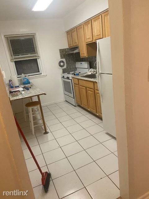 2425 2425 E Northern Pkwy 2 - Photo 2 of 9
