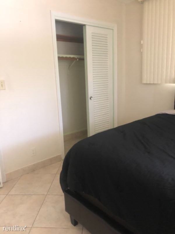 5406 5406 NW 23rd Ave 2 - Photo 3 of 6