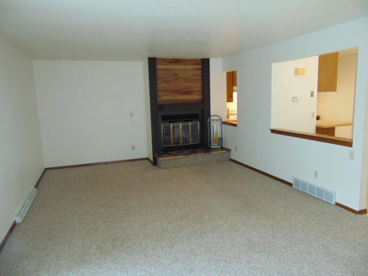 1630 N Whitney Dr - Photo 3 of 12