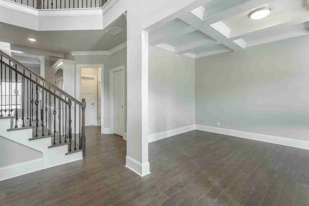 4582 4582 Wellesley Dr 117 - Photo 3 of 33