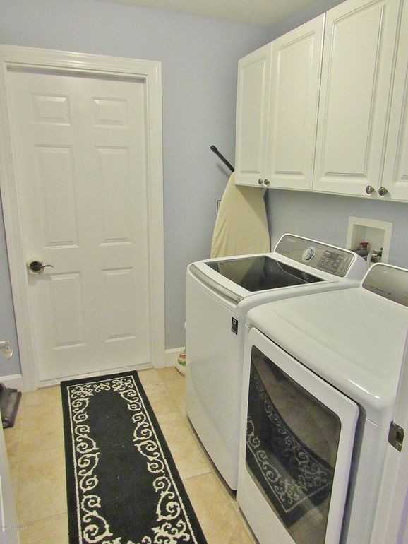 360 Coconut Dr - Photo 2 of 15