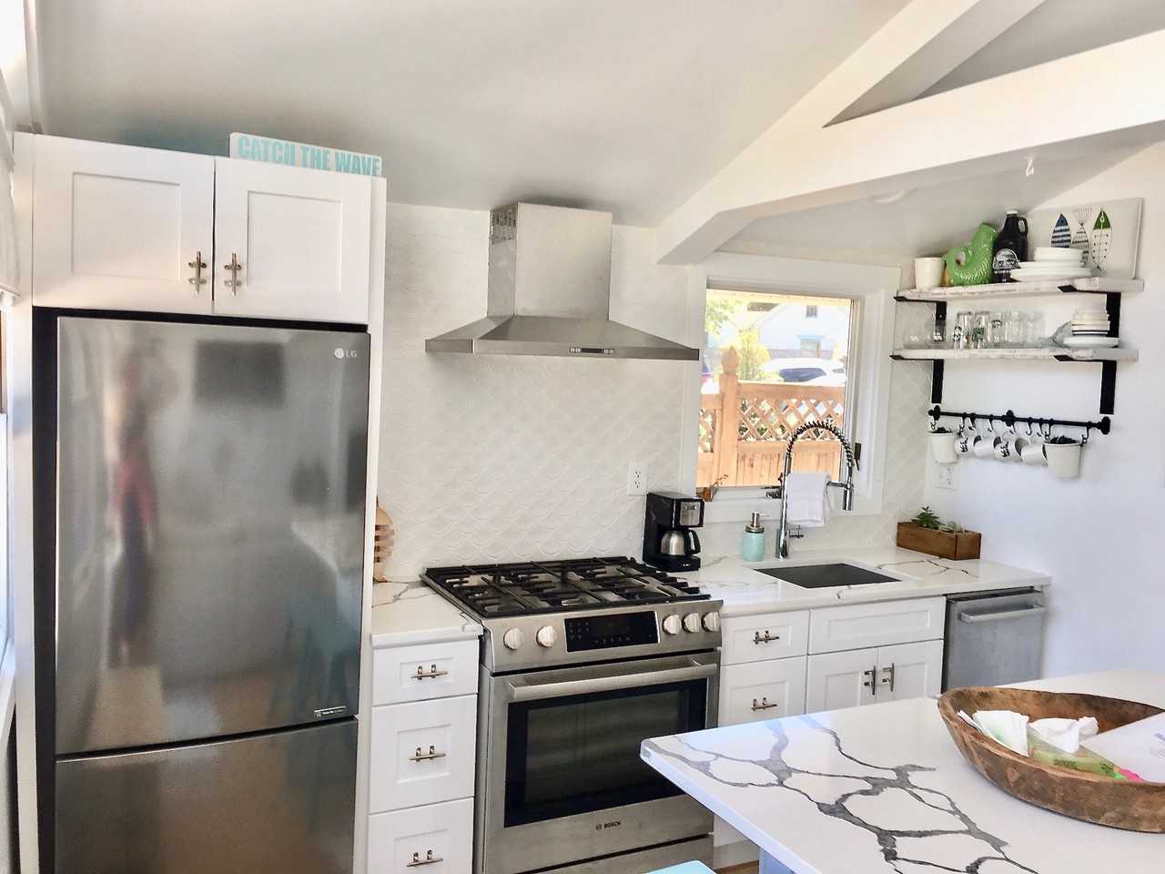 413 1/2 Leslie Avenue - Photo 3 of 19