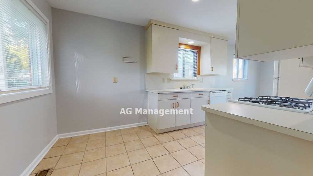 25433 Norfolk St - Photo 3 of 18