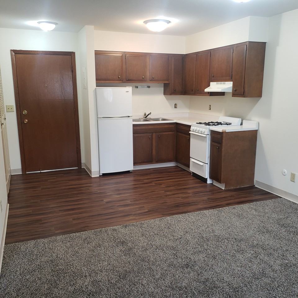 503 Poplar Drive #205A - Photo 2 of 10