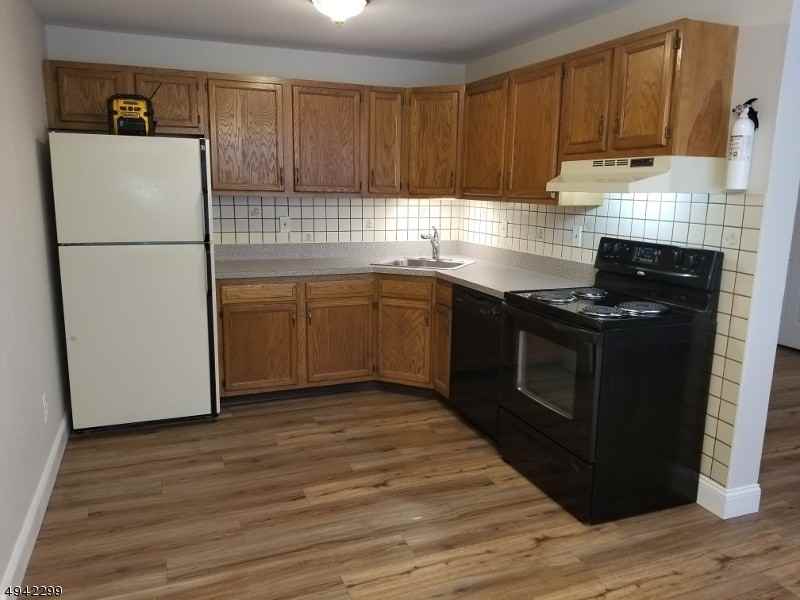 5 Sewall Ave - Photo 3 of 9