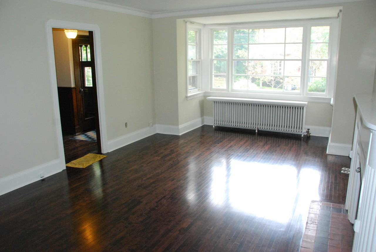 61 Strathgowan Avenue - Photo 3 of 11