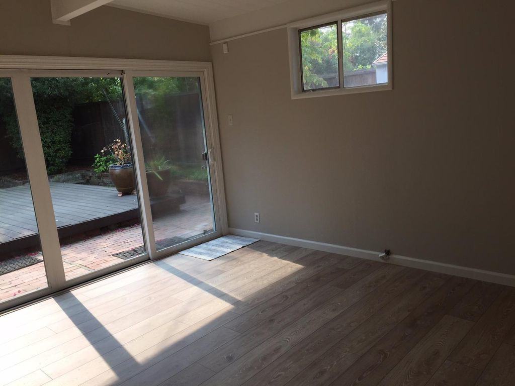 340 Ely Pl - Photo 3 of 4