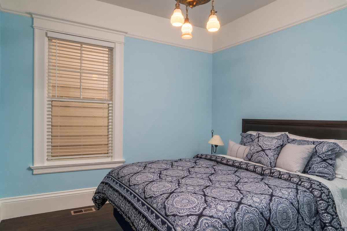 1035 Noe St - Photo 6 of 12